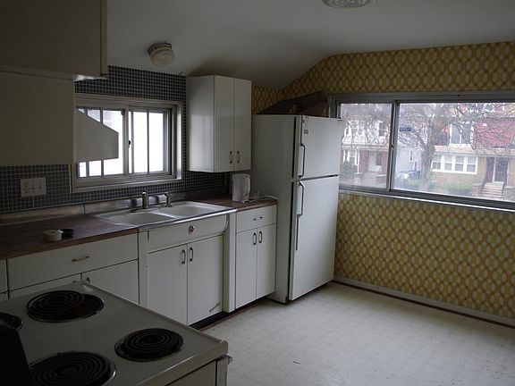 4th image of 235 Lisbon Ave