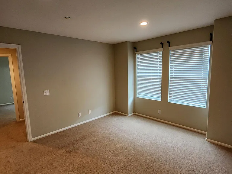 969 S Bluff Rd — Photo 28