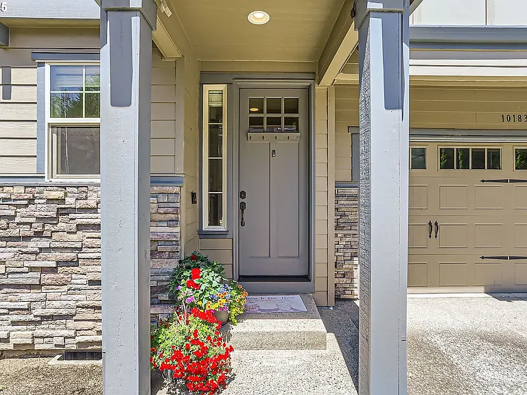 10183 NW Crossing Dr — Photo 2