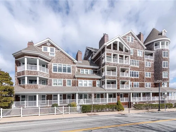 53 Conanicus Ave APT 1F, Jamestown, RI 02835