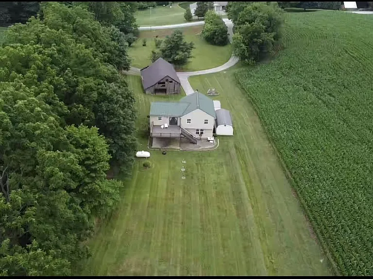 7586 Hoffacker Rd — Photo 17