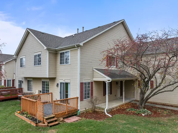252 Village Creek Dr, Lake In The Hills, IL 60156