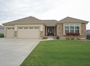 1274 Niagara Rd, Oconomowoc, WI 53066