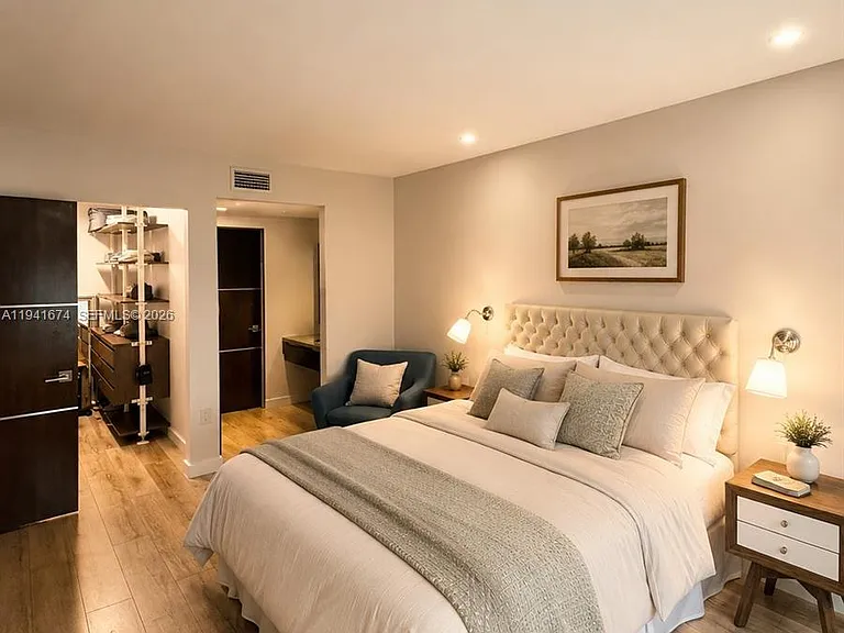 650 West Ave #810 — Photo 13
