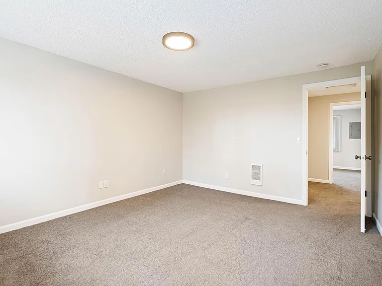 19300 SE River Rd #19300 — Photo 24