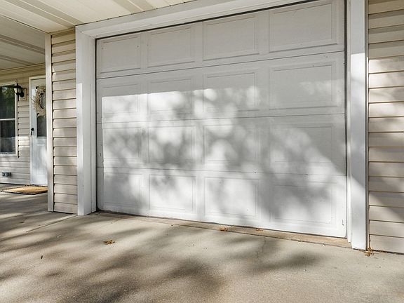 4th image of 7833 Stuhldreher St NW #7833