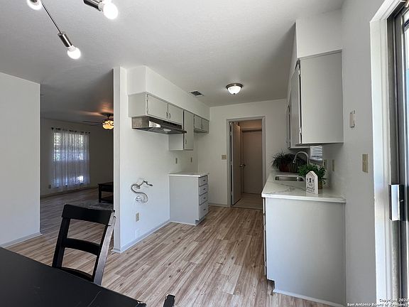 5th image of 4722 CASTLE WALK