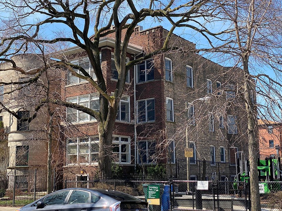 2nd image of 4642 N Malden St APT 3