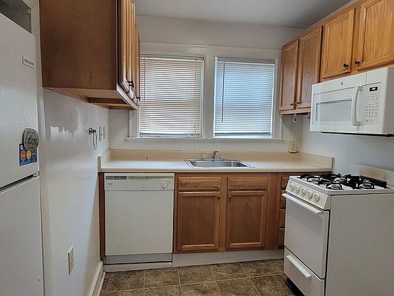 2nd image of 2054 Iuka Ave APT C