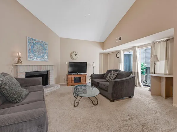 9809 Richmond Ave Unit E8, Houston, TX 77042