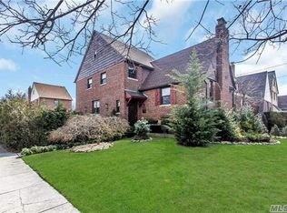 123 Amherst Rd, Valley Stream, NY 11581