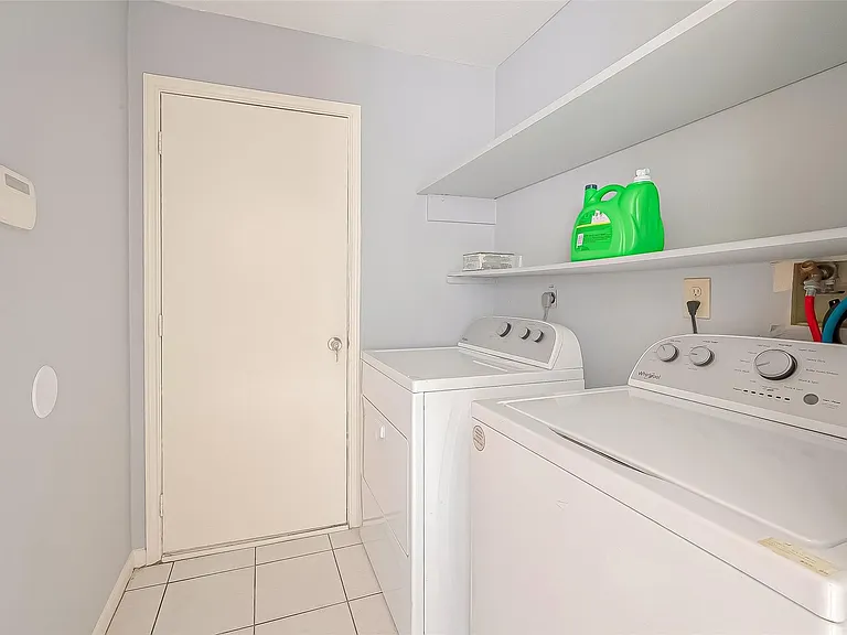 9310 Corner Oaks Ln — Photo 20