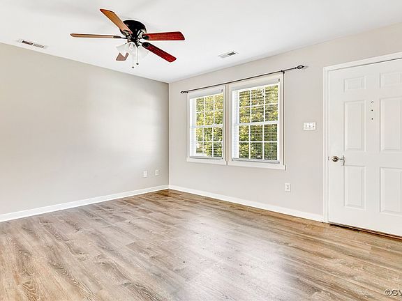 4th image of 1507 Cole Blvd