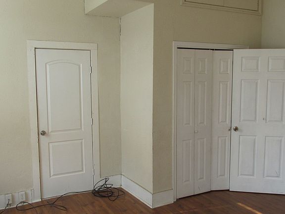 2nd image of 703 S Pearl St