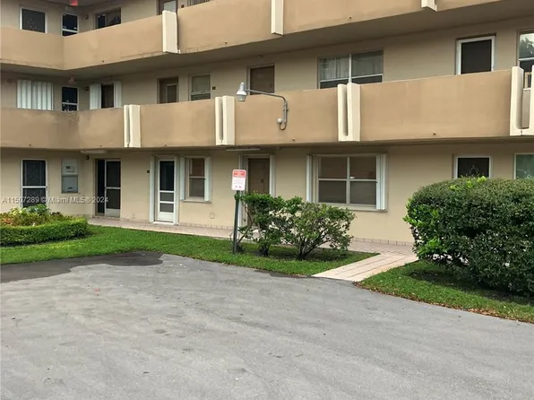 1401 NE 191st St #D105, Miami, FL 33179