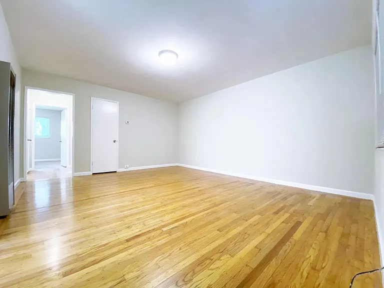 580 Geneva Ave — Photo 10
