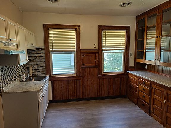 5th image of 73 Hughes Ave