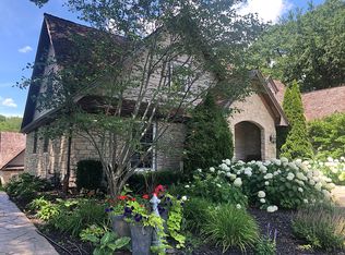 36W202 Indian Mound Rd, St Charles, IL 60174