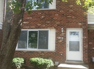 432 Greentree Ln, Bolingbrook, IL 60440