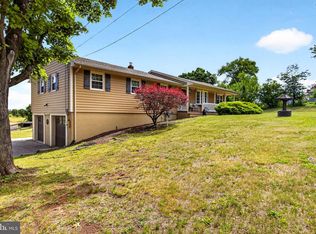 115 Fairview Dr, Neshanic Station, NJ 08853