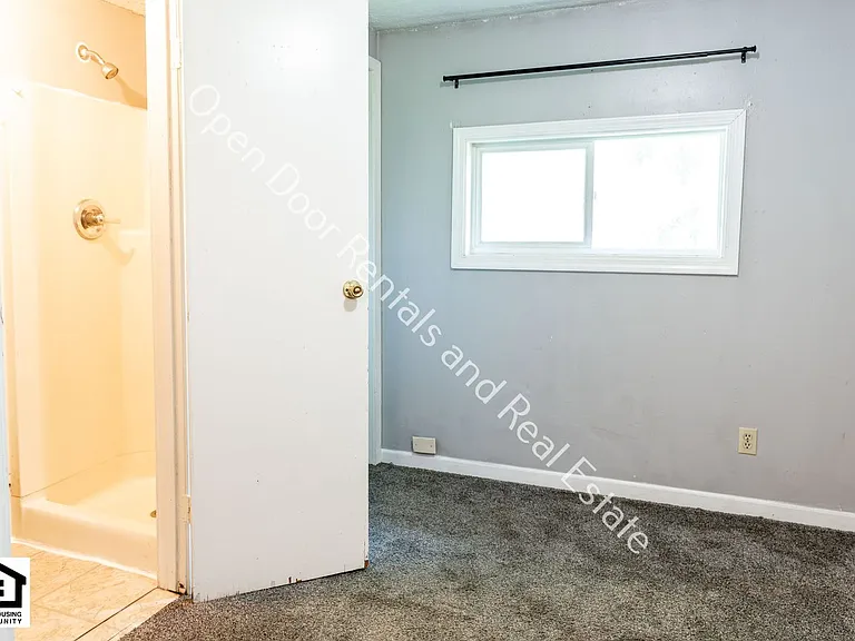 501 N Broadway St — Photo 16