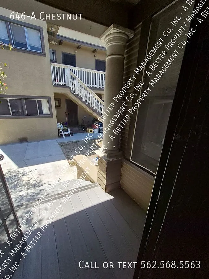 Large 2 Story Backhouse - Front Porch, Newly Updated W/ Garage Spaces Available! — Photo 3