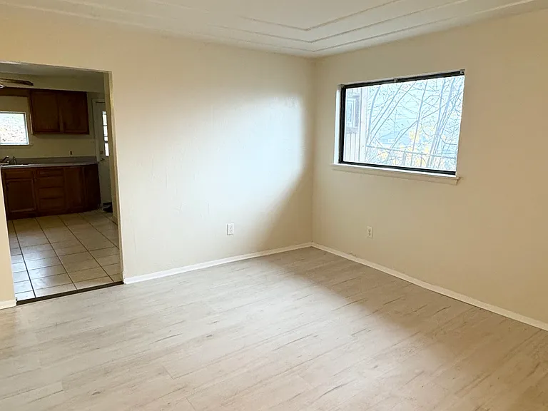 1210 Evans Ave #1 — Photo 12