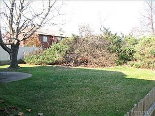 1st image of 15 Park Dr