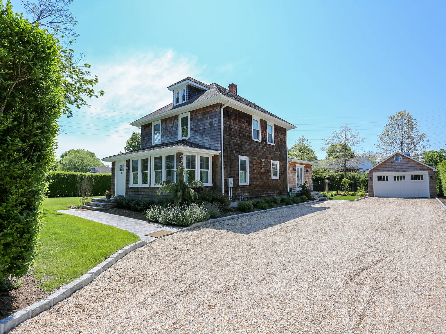Southampton Village Beauty — Photo 2