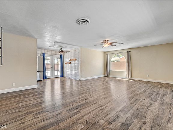 5th image of 1005 Marion Dr