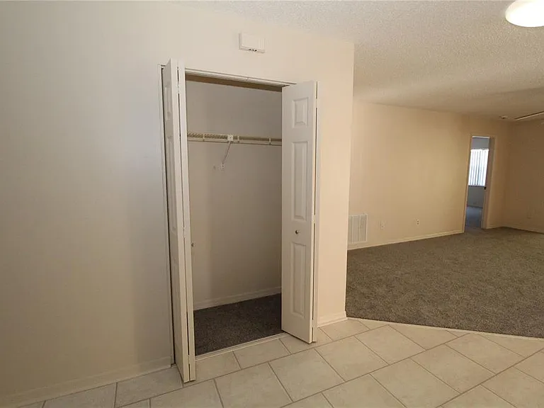 301 Bryce Ct — Photo 31