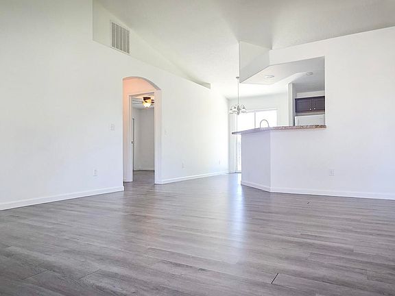 3rd image of 5421 Hargrove Ave