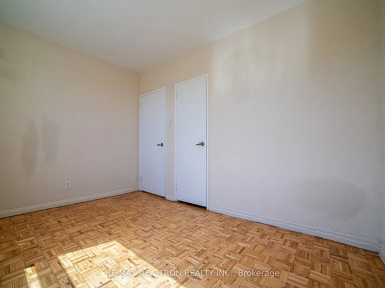 2355 Lake Shore Blvd W #223 — Photo 9