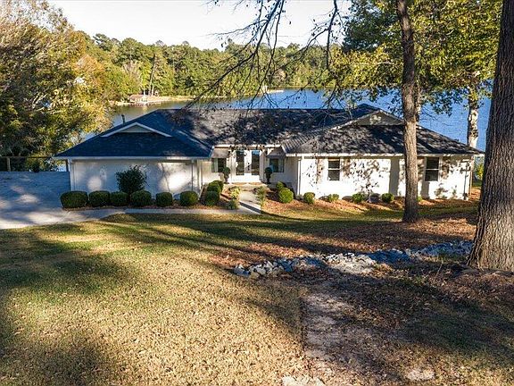 3rd image of 324 Brim Dr