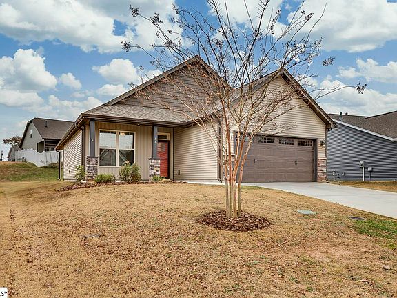3rd image of 18 Forest Ridge Way