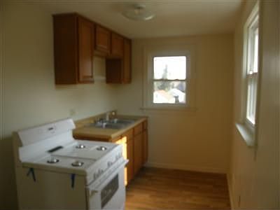 4th image of 823 Chelsea Ave