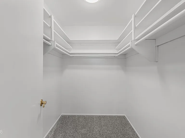 327 Bethany St — Photo 27