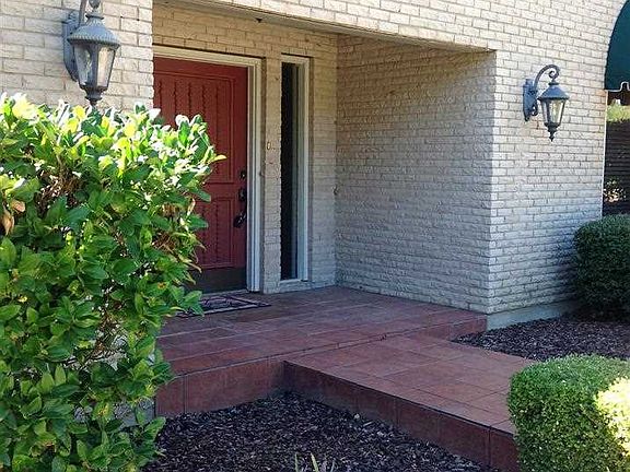 3rd image of 209 Quachita Dr