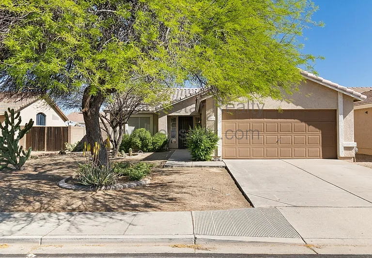 8656 E Crescent Ave — Photo 1