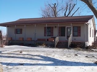 662 N Hundred East Rd, Oconee, IL 62553