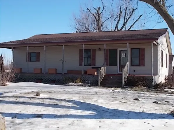 662 N Hundred East Rd, Oconee, IL 62553