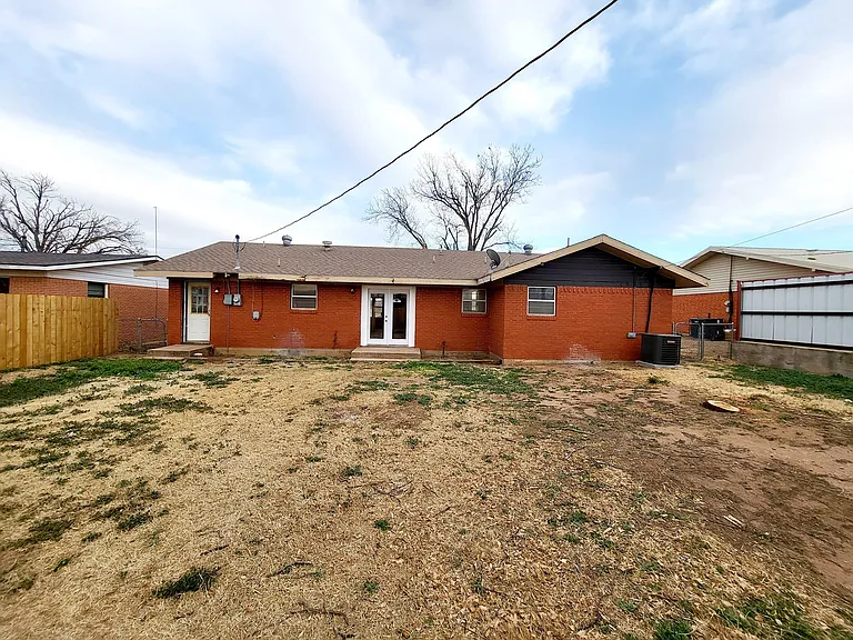 3505 Houston Ave — Photo 45