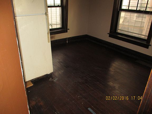 2nd image of 3235 Charlotte St APT 1S