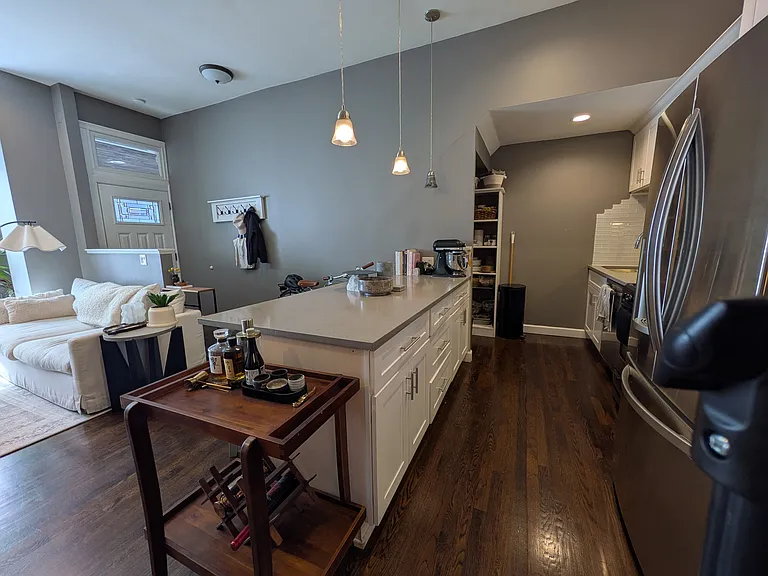 941 N Hoyne Ave #1 — Photo 7