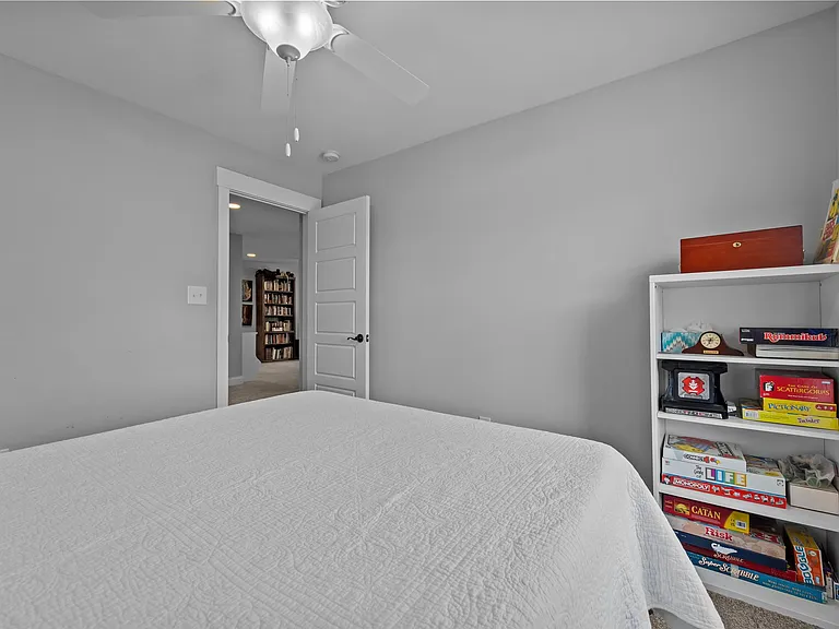 130 Amelia Dr — Photo 36