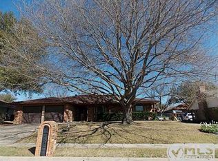 424 Overcrest Dr, Benbrook, TX 76126