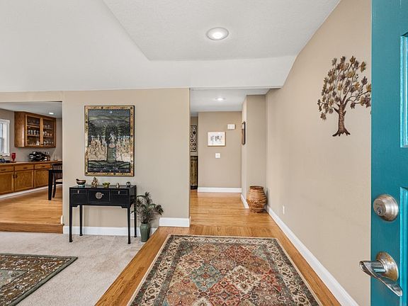 3rd image of 4934 Everglade Drive