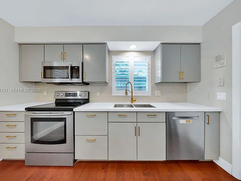 9800 SW 76th St — Photo 16