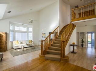18039 Erwin St, Encino, CA 91316