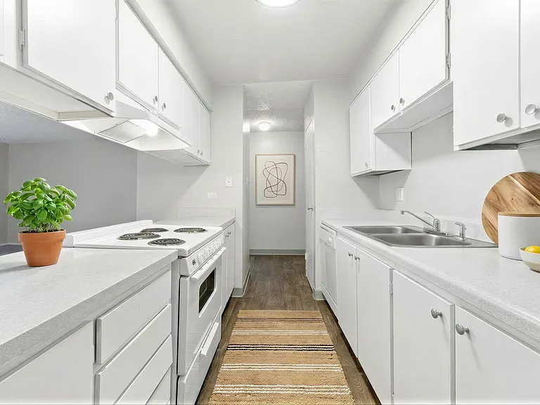 Falcon Run Apartments — Photo 17